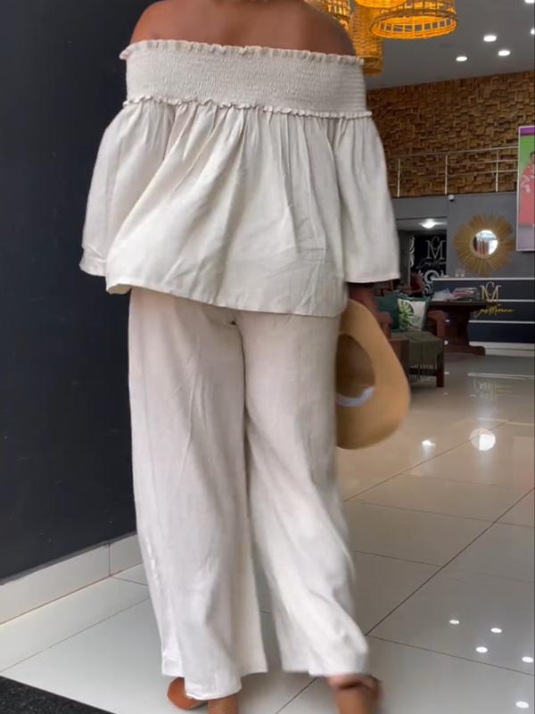 Effortlessly Elegant Pants with a Timeless Design