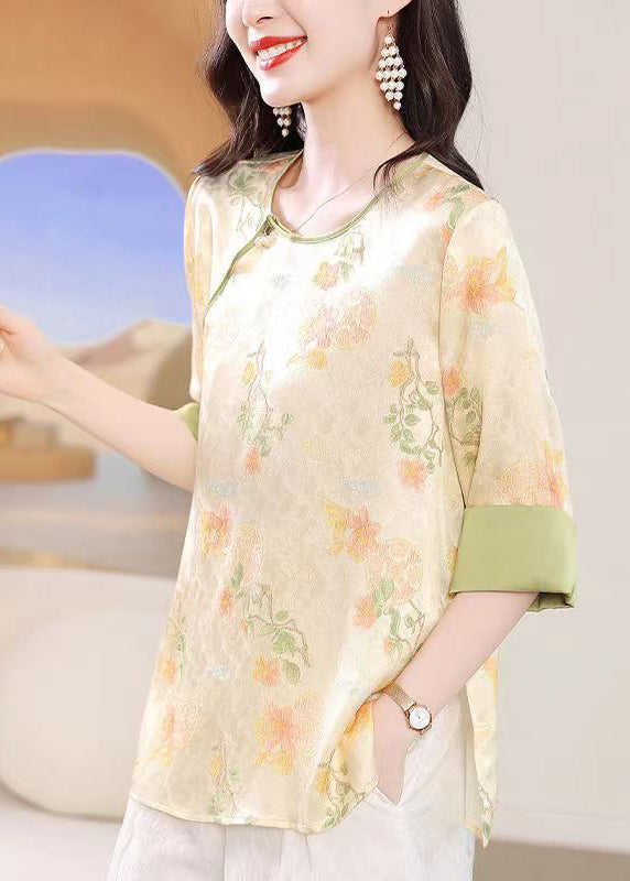 Polished Top with an Effortless Classic Look