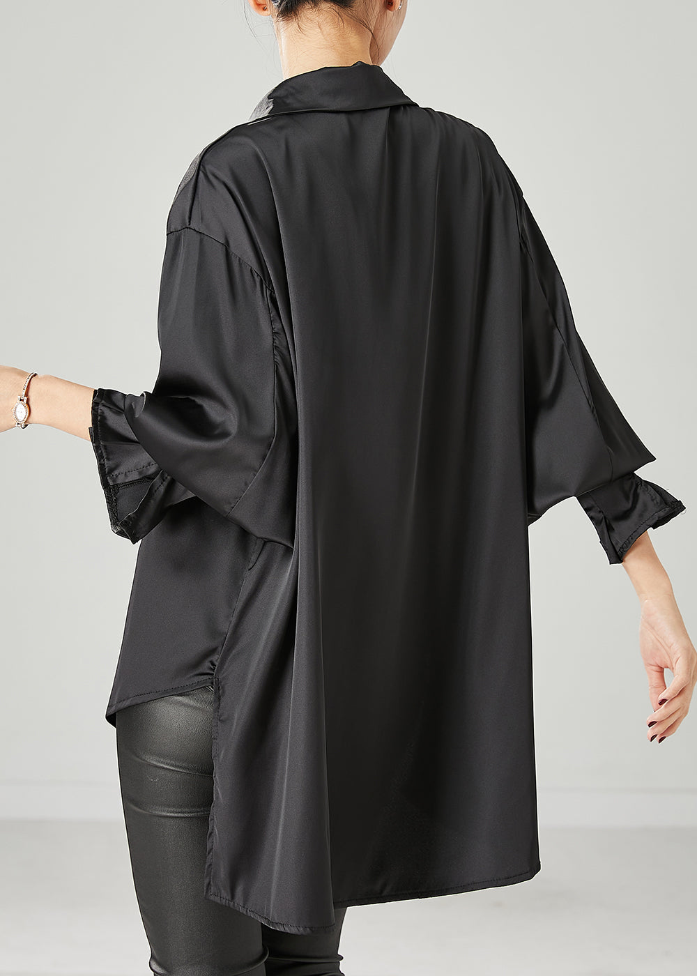 Classic Vintage Blouse with a Flattering Fit