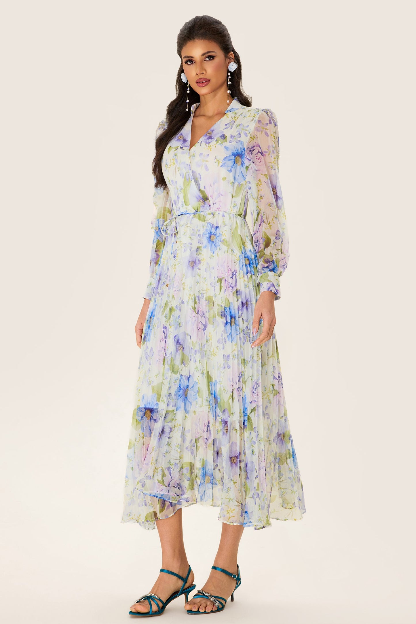 Well Tailored Dress with a Graceful Silhouette