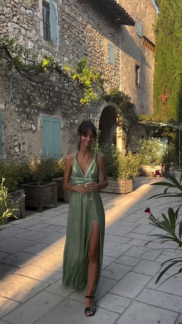 Sophisticated Dress with a Clean Classic Look
