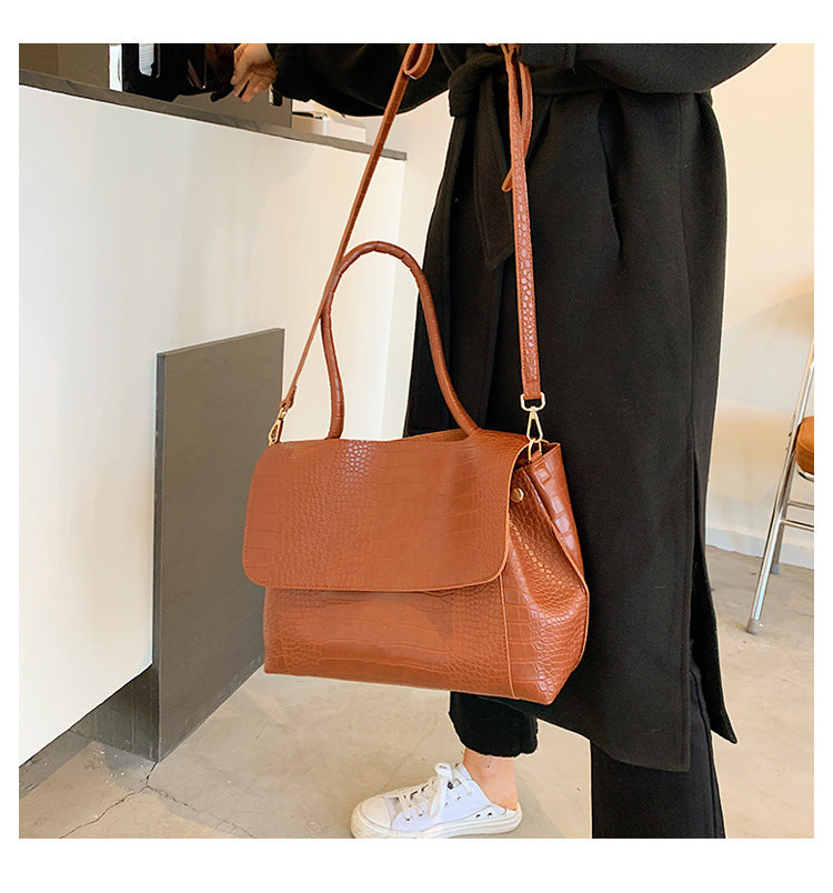 Sophisticated Bag with a Clean Classic Look