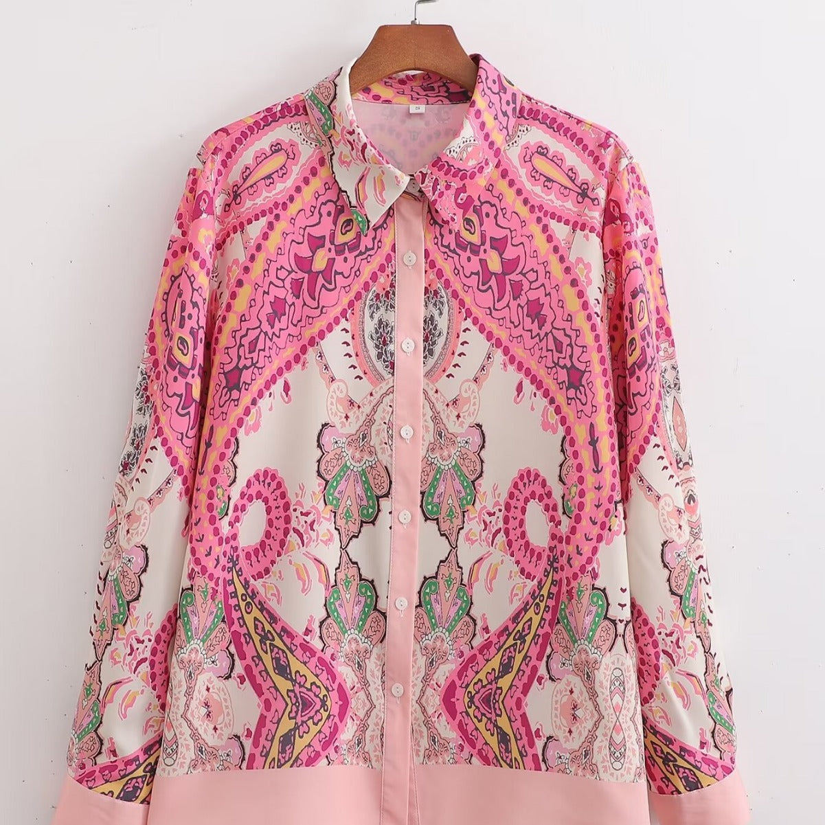 Beautifully Crafted Blouse in a Classic Style