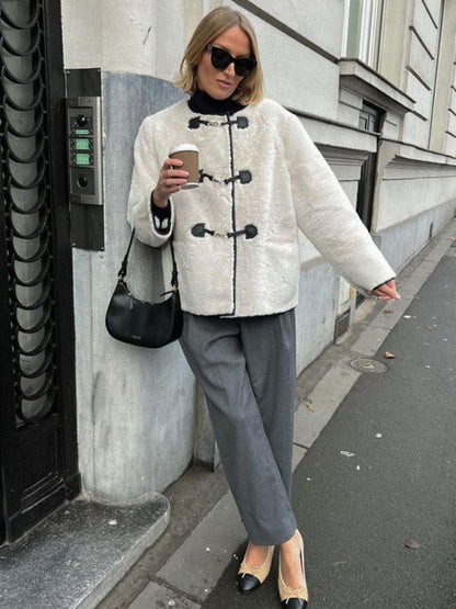 Gracefully Styled Cardigan for Any Occasion