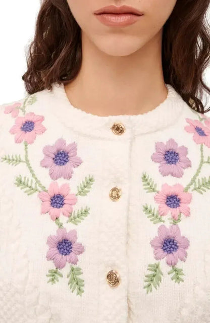 Elegantly Styled Cardigan for Everyday Wear