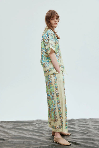 Sophisticated Pants with a Clean Classic Look