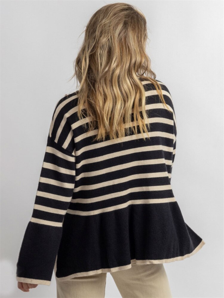 Effortlessly Elegant Sweater with a Timeless Design