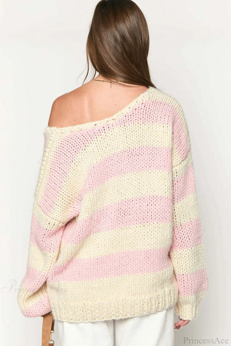 Effortlessly Elegant Sweater with a Timeless Design