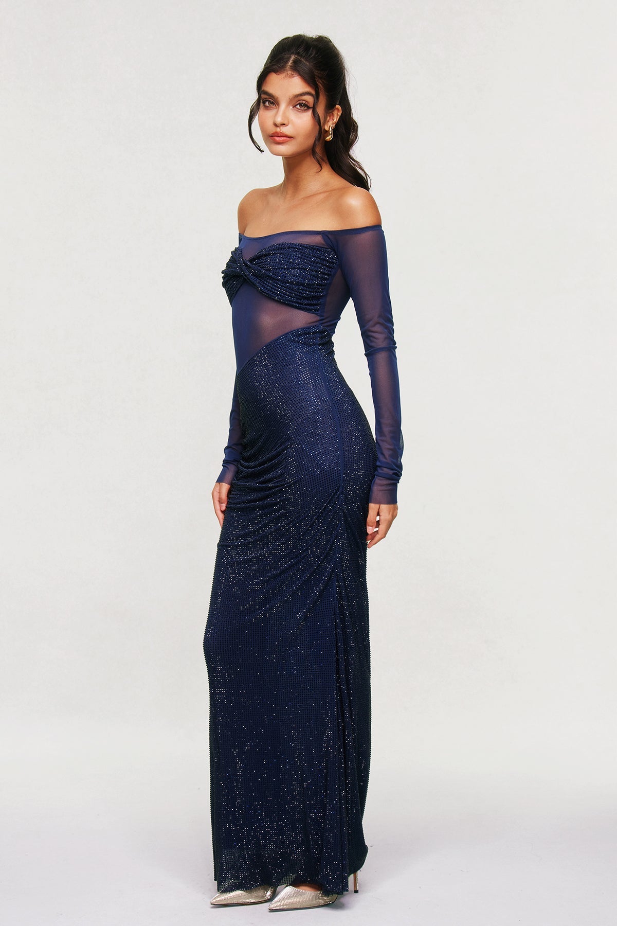 Classic Vintage Dress with a Flattering Fit