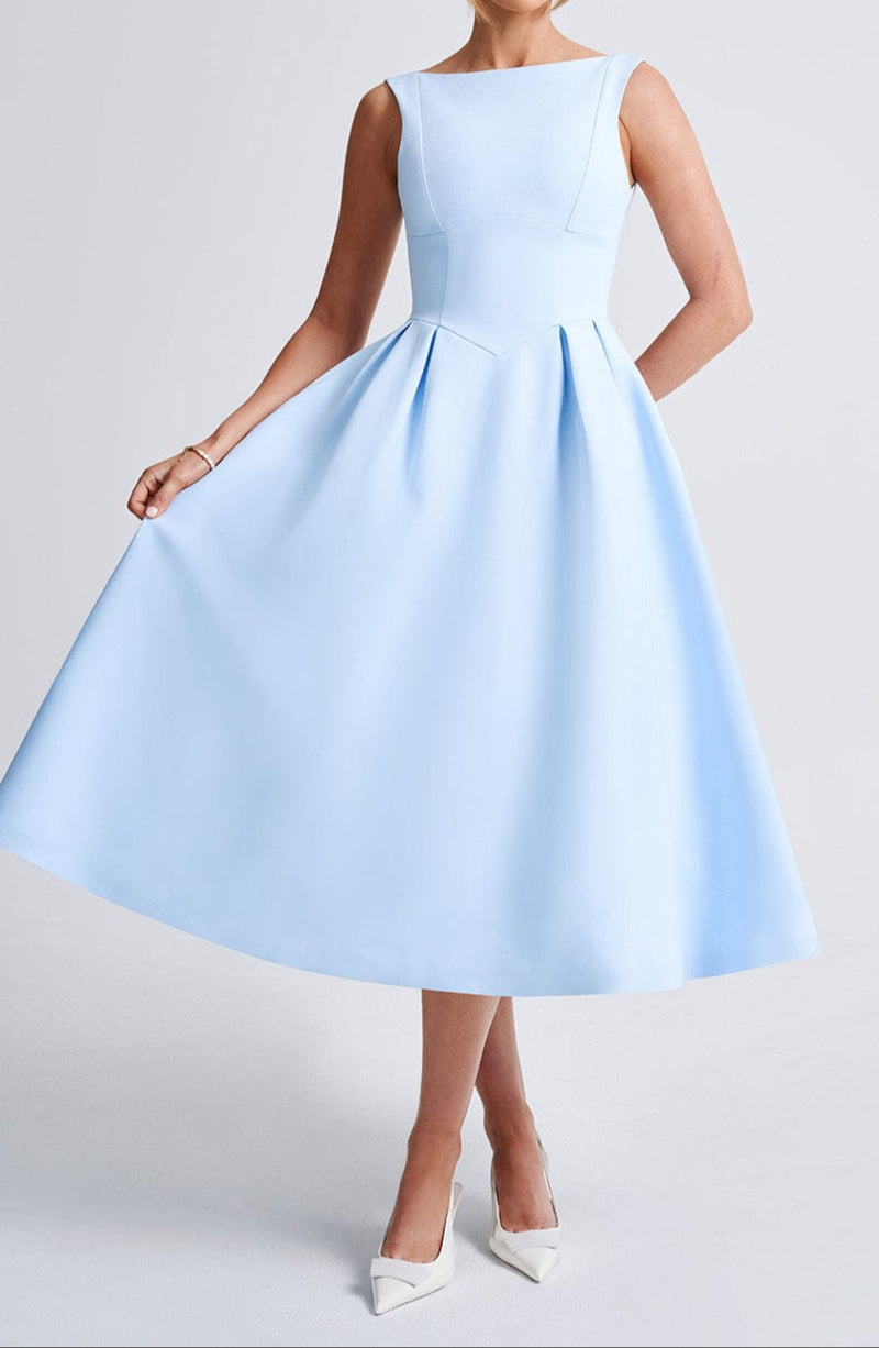 Effortlessly Elegant Dress with a Timeless Design