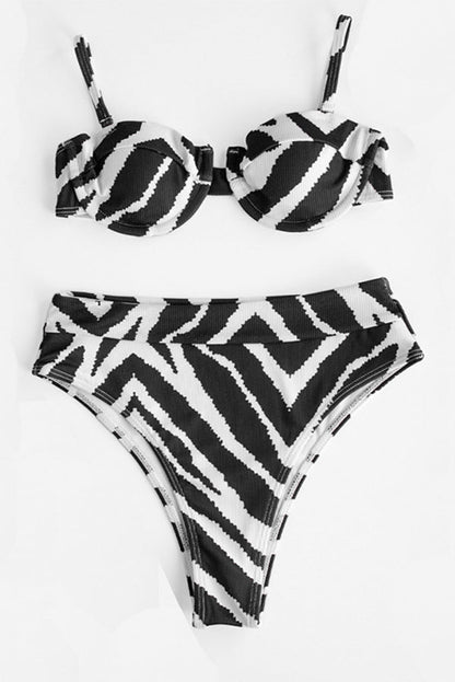 Effortlessly Elegant Bikini with a Timeless Design