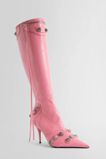 Well Tailored Boots with a Graceful Silhouette