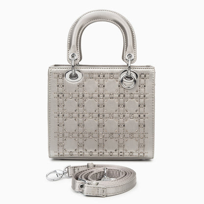 Gracefully Styled Bag for Any Occasion