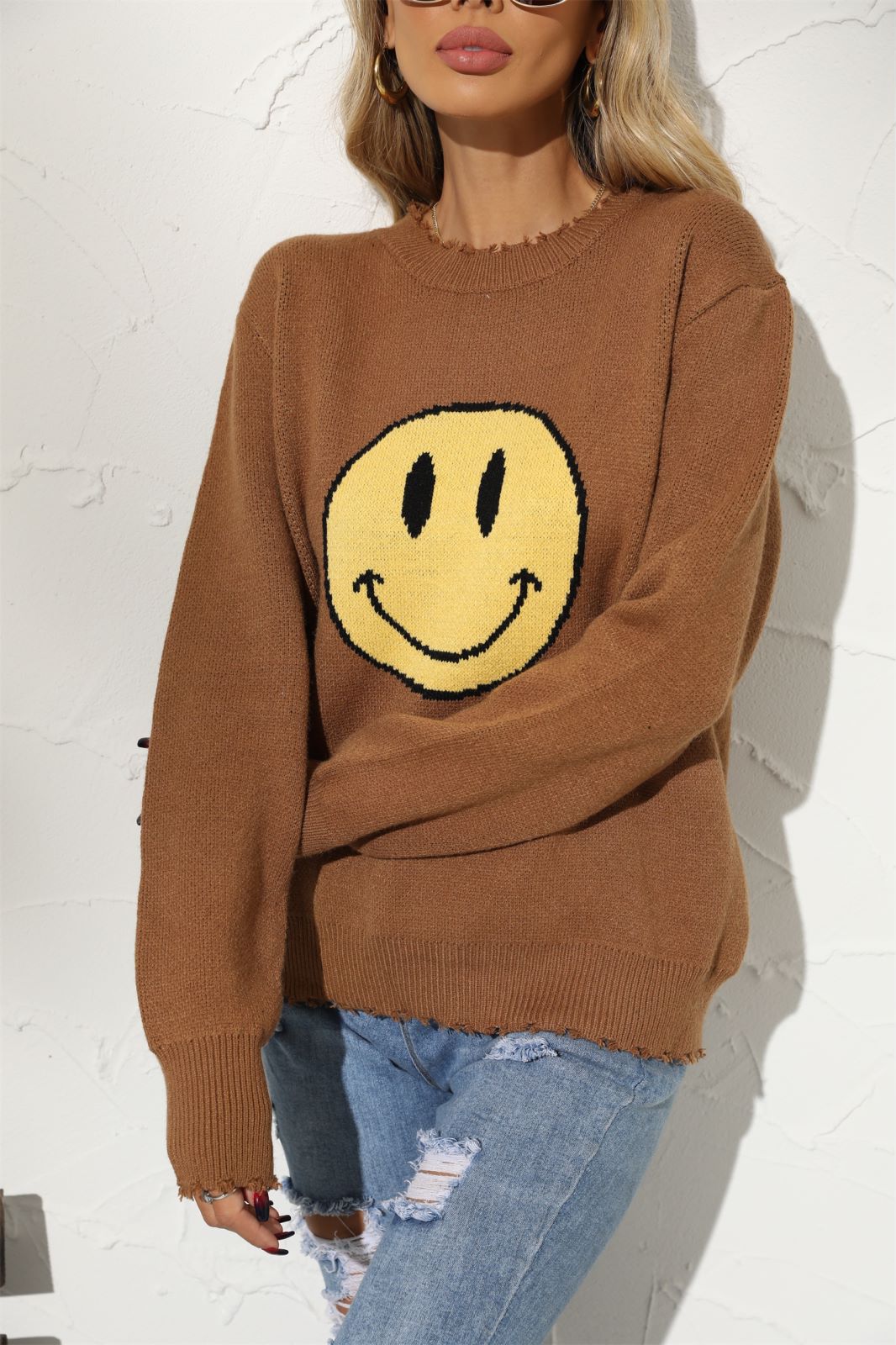 Well Tailored Sweater with a Graceful Silhouette
