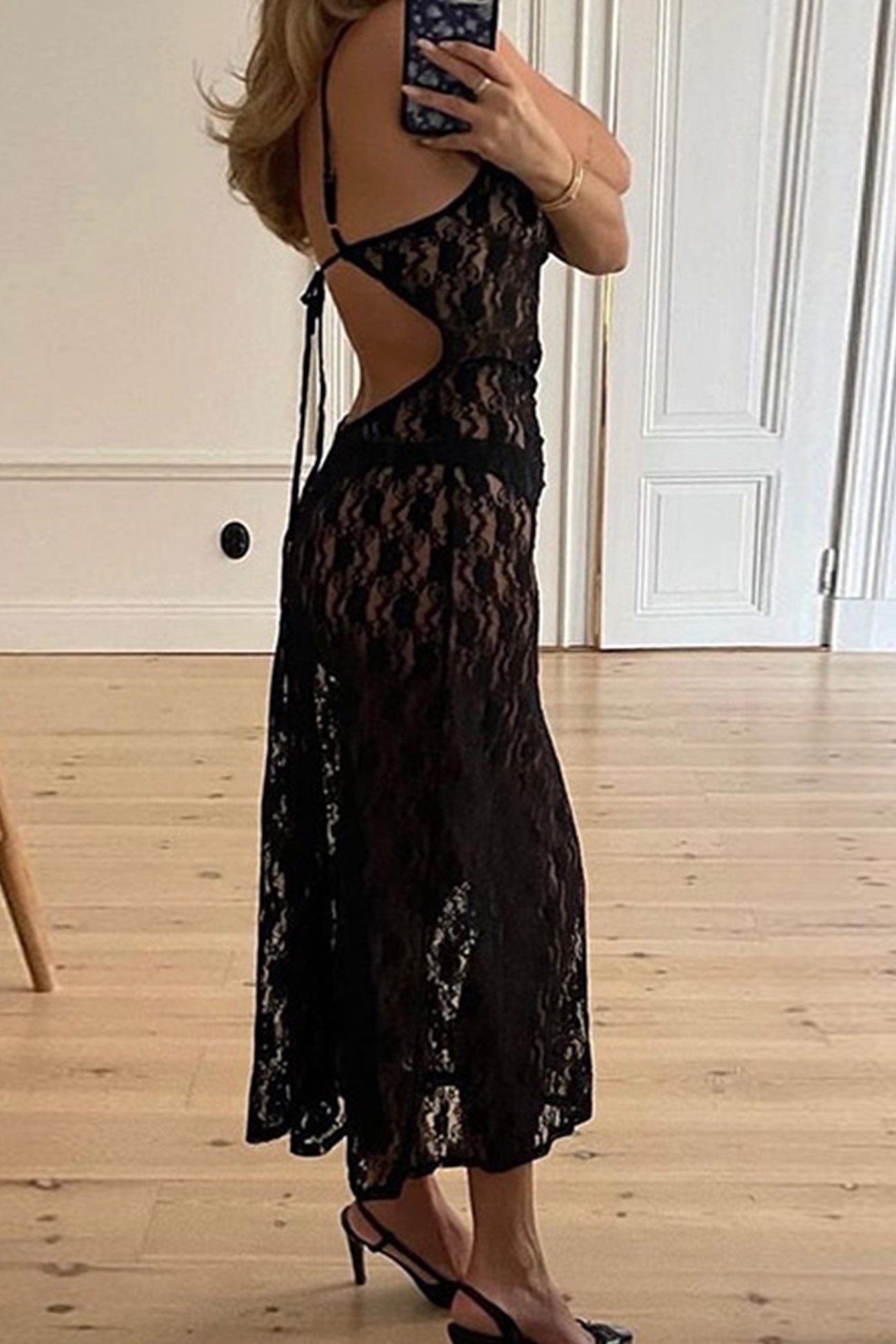 Gracefully Styled Dress for Any Occasion
