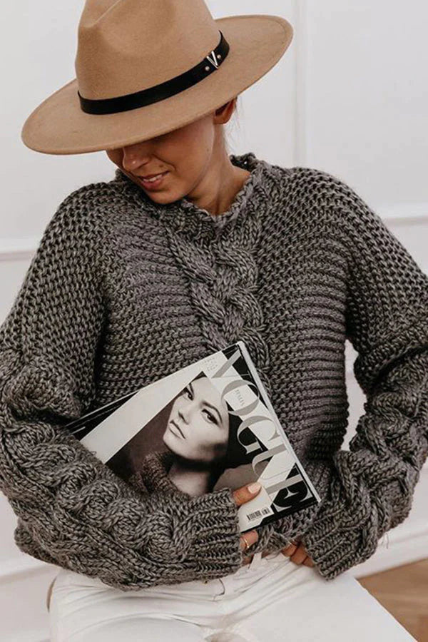 Effortlessly Elegant Sweater with a Timeless Design