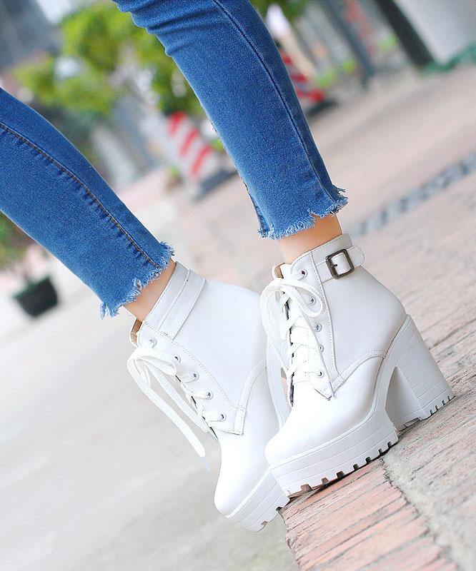 Well Tailored Boots with a Graceful Silhouette