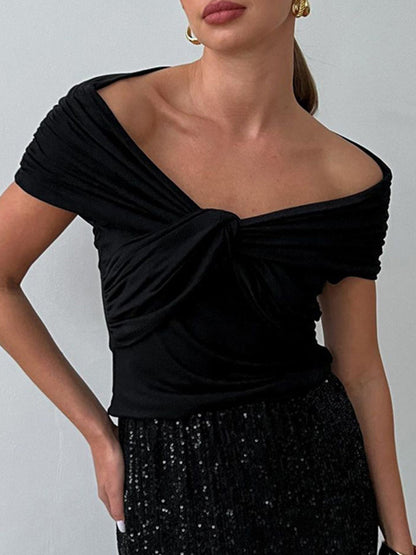 Well Tailored T-Shirt with a Graceful Silhouette