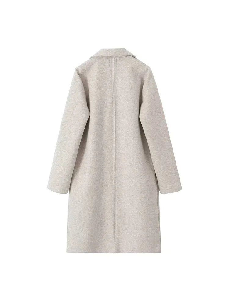 Gracefully Styled Coat for Any Occasion