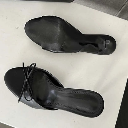 Effortlessly Elegant Heels with a Timeless Design