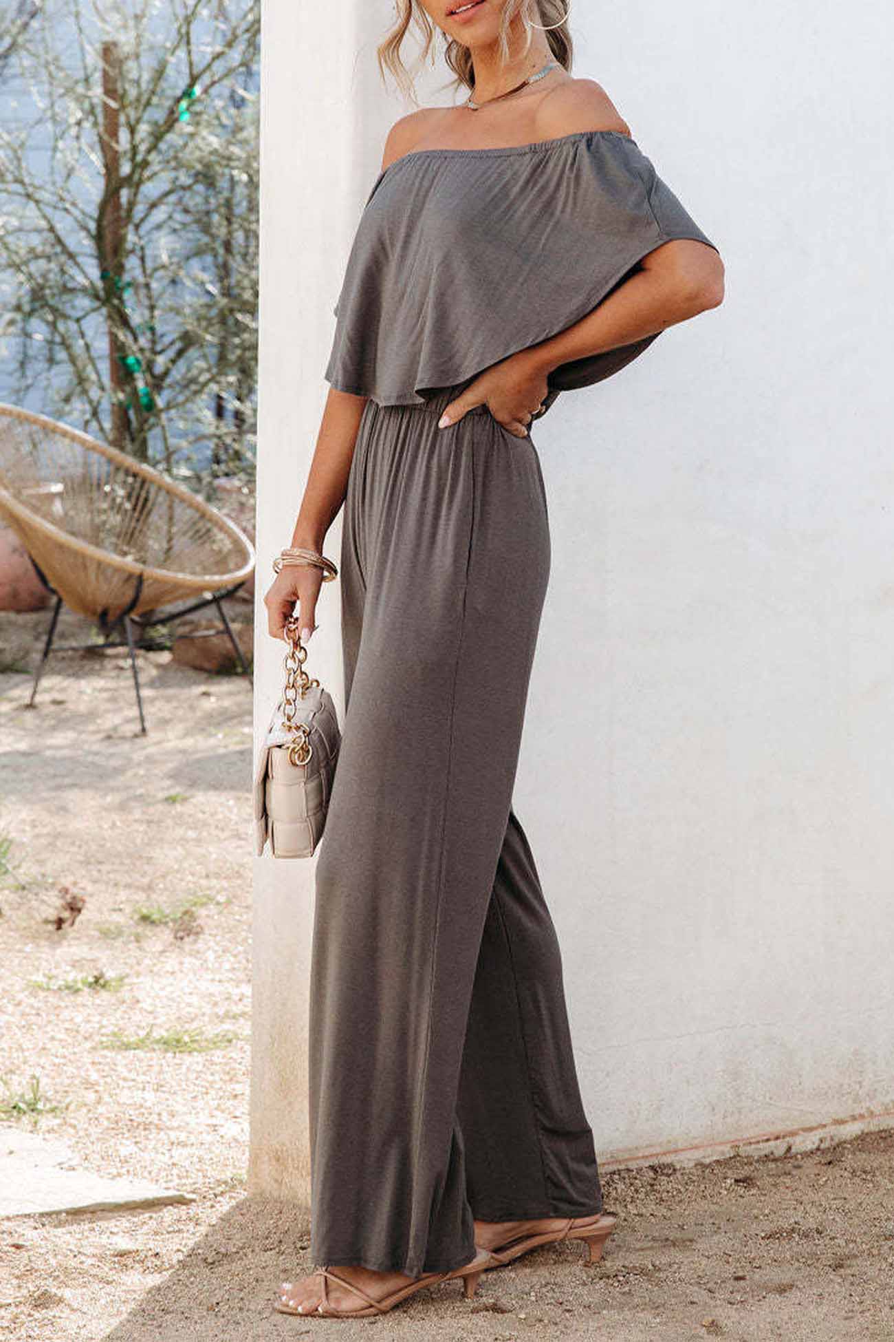 Sophisticated Garment with a Clean Classic Look