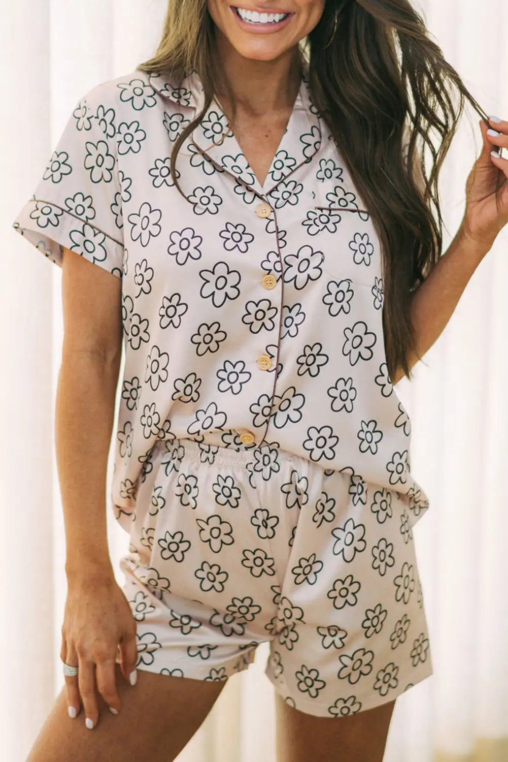 Effortlessly Elegant Garment with a Timeless Design