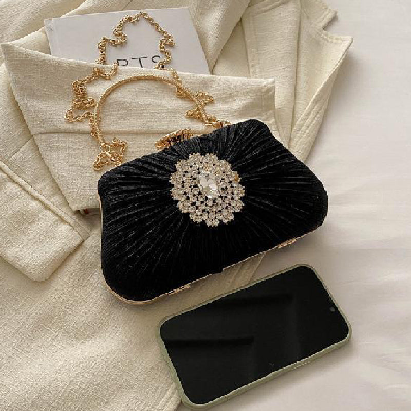 Classic Vintage Bag with a Flattering Fit