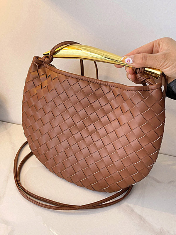 Well Tailored Bag with a Graceful Silhouette