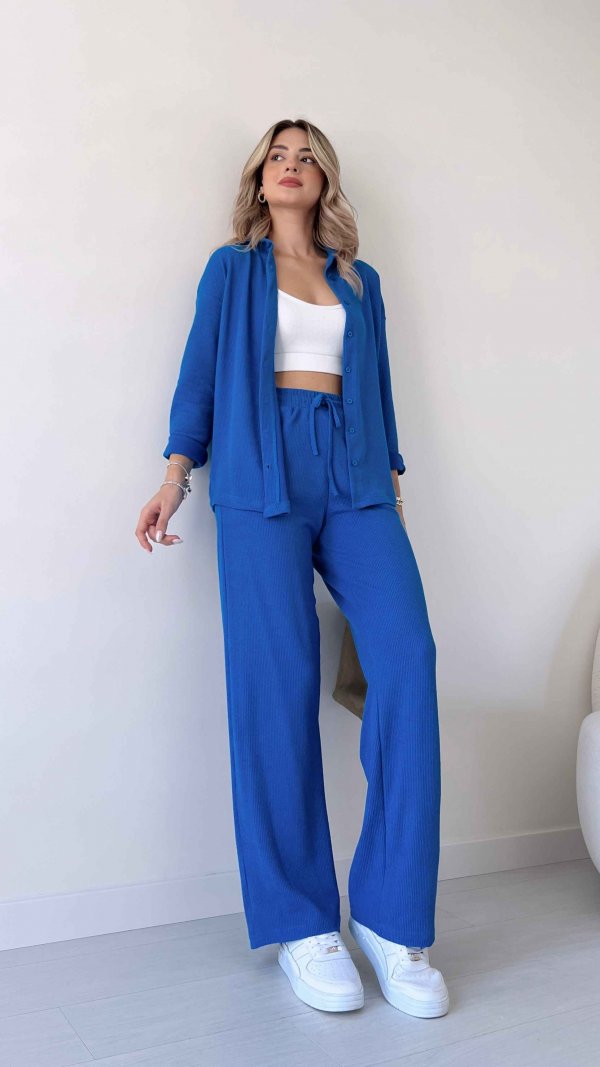Gracefully Styled Pullover for Any Occasion