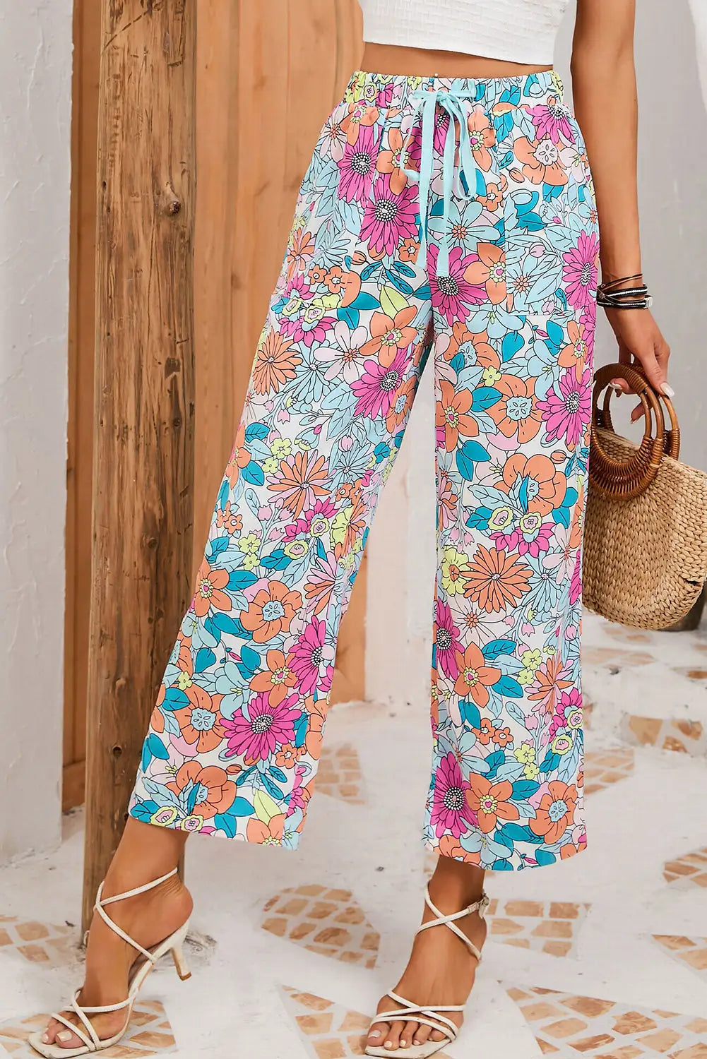 Well Tailored Pants with a Graceful Silhouette