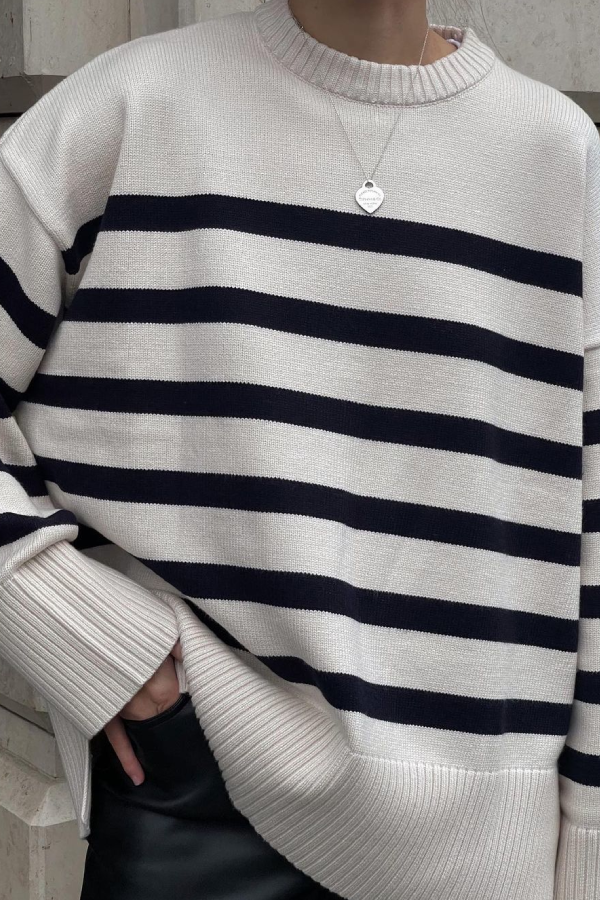 Polished Sweater with an Effortless Classic Look