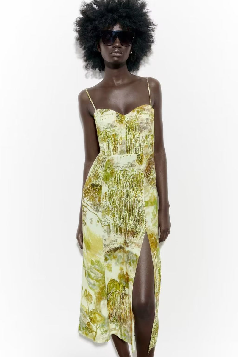 Effortlessly Elegant Dress with a Timeless Design