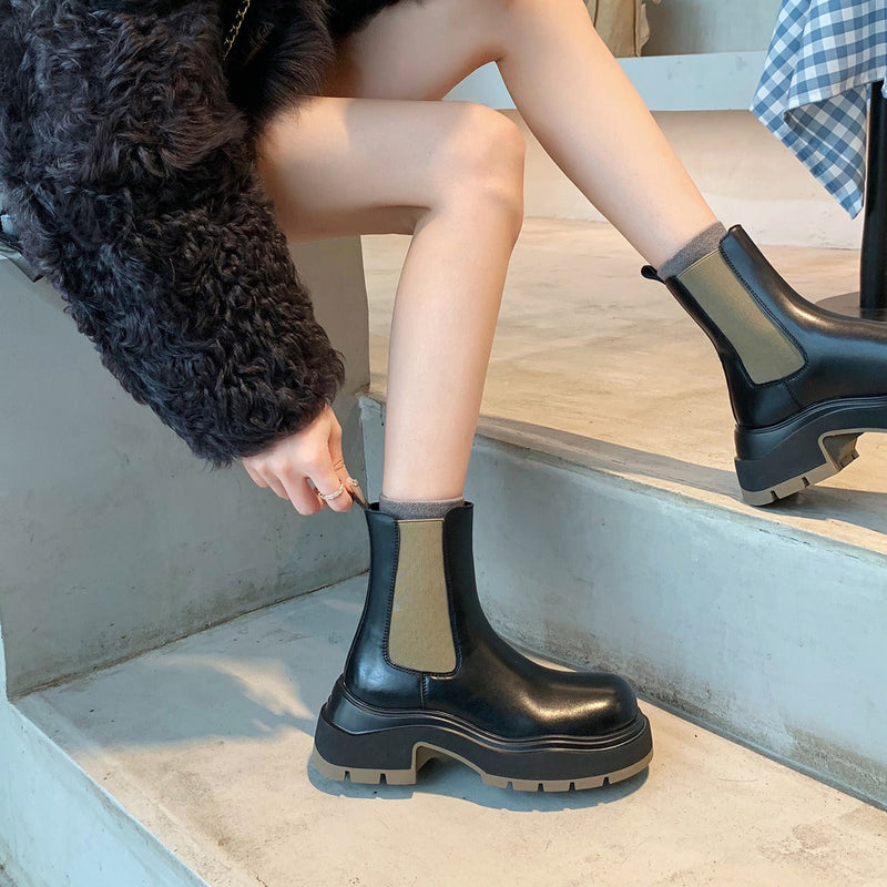 Classic Vintage Boots with a Flattering Fit