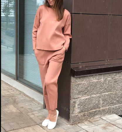 Classic Vintage Sweater with a Flattering Fit