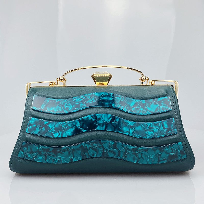 Beautifully Finished Bag in a Timeless Design