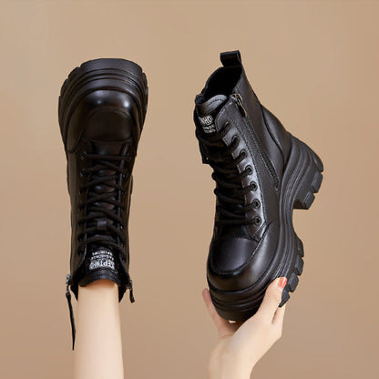 Well Tailored Boots with a Graceful Silhouette