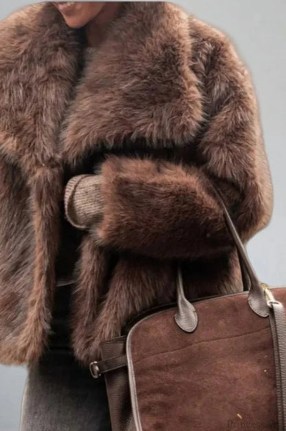 Elegantly Styled Coat for Everyday Wear