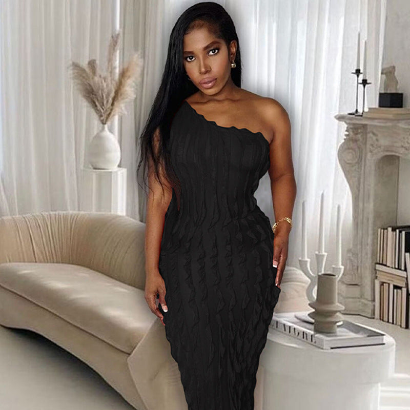 Well Tailored Dress with a Graceful Silhouette