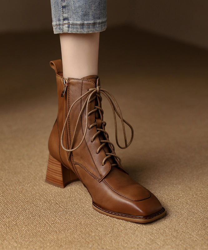 Well Tailored Boots with a Graceful Silhouette