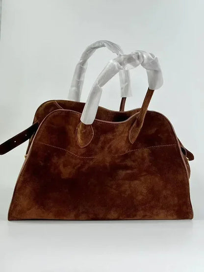 Polished Bag with an Effortless Classic Look