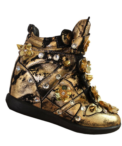 Classic Vintage Boots with a Flattering Fit