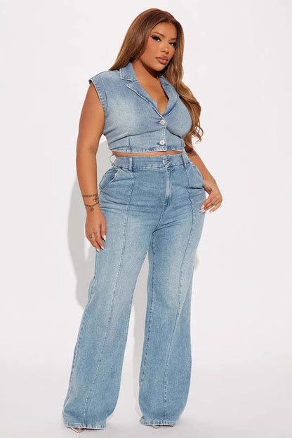 Gracefully Styled Garment for Any Occasion