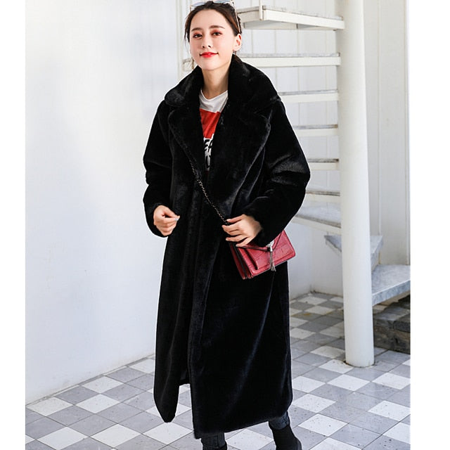 Gracefully Styled Coat for Any Occasion