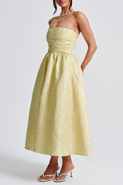 Well Tailored Dress with a Graceful Silhouette