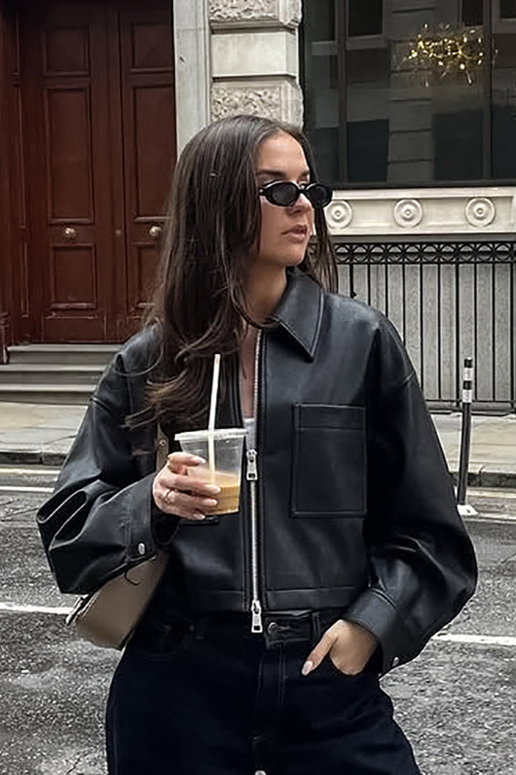 Effortlessly Elegant Jacket with a Timeless Design