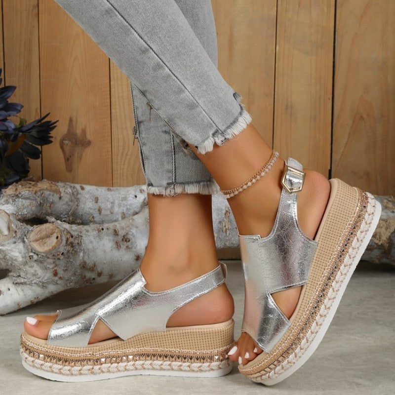 Well Tailored Shoes with a Graceful Silhouette