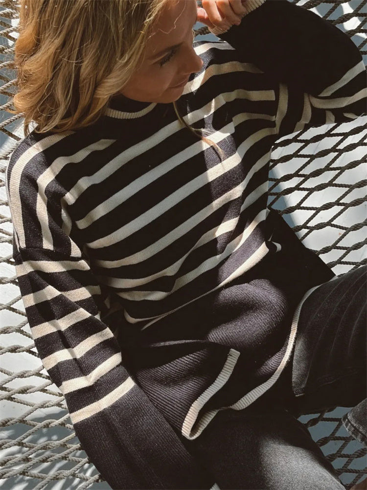 Effortlessly Elegant Sweater with a Timeless Design
