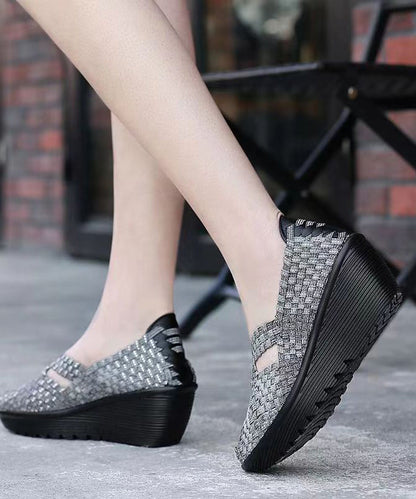 Effortlessly Elegant Heels with a Timeless Design