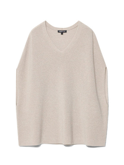 Well Tailored Top with a Graceful Silhouette