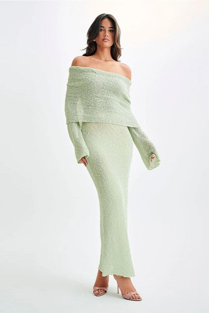 Well Tailored Sweater with a Graceful Silhouette